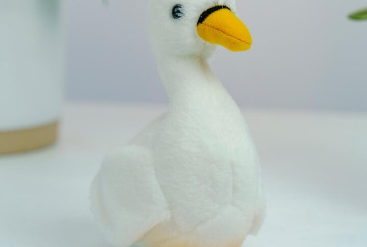 Peluche - Pato pequeno branco (cisne)